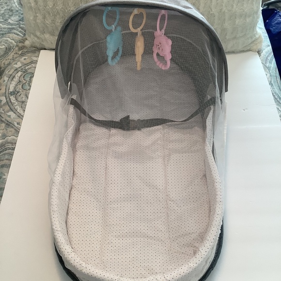 Other - Unisex Baby Travel Bassinet
